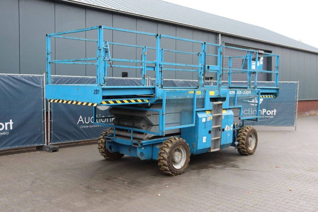 Scissor lift Genie GS-3384 LPG 2010