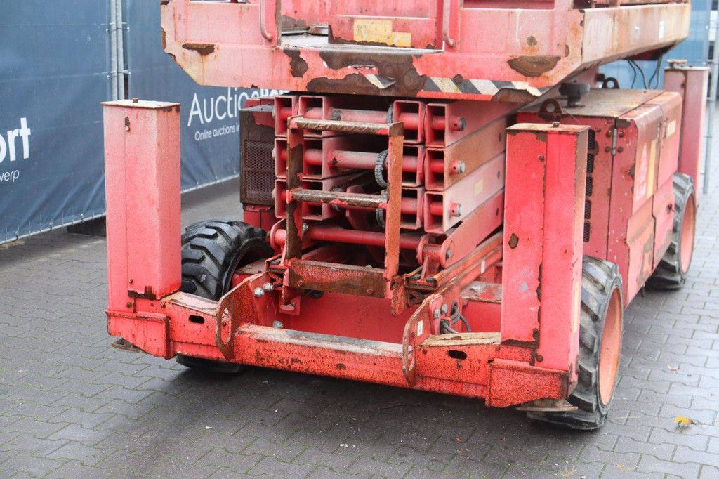 Scherenarbeitsbühne LGMG SR10180 Diesel 454 kg 11,7 m 2021