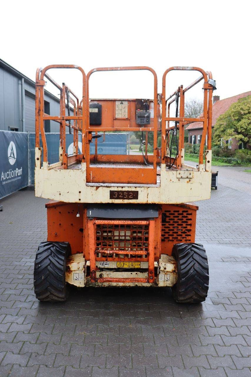 Scissor lift JLG 260MRT Diesel 570kg 9.92m