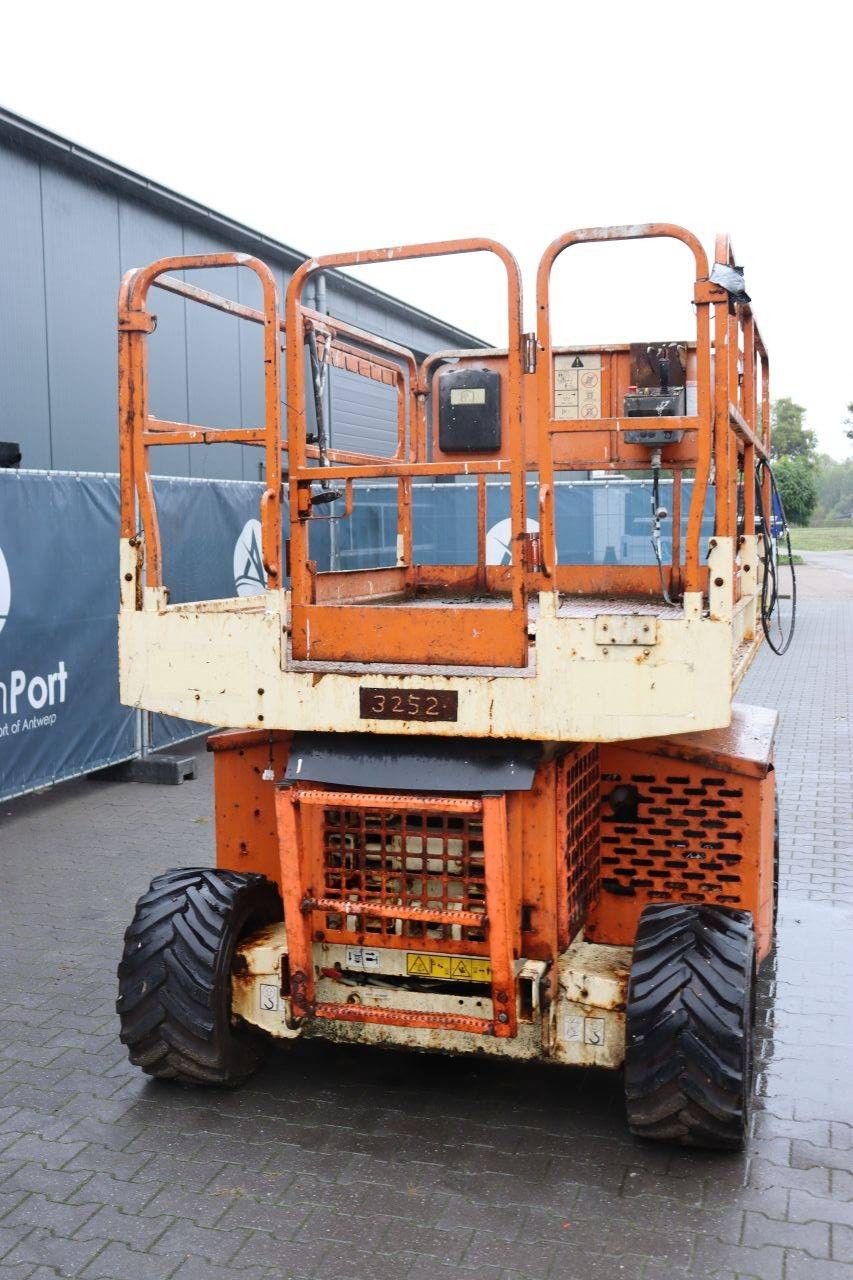 Scissor lift JLG 260MRT Diesel 570kg 9.92m