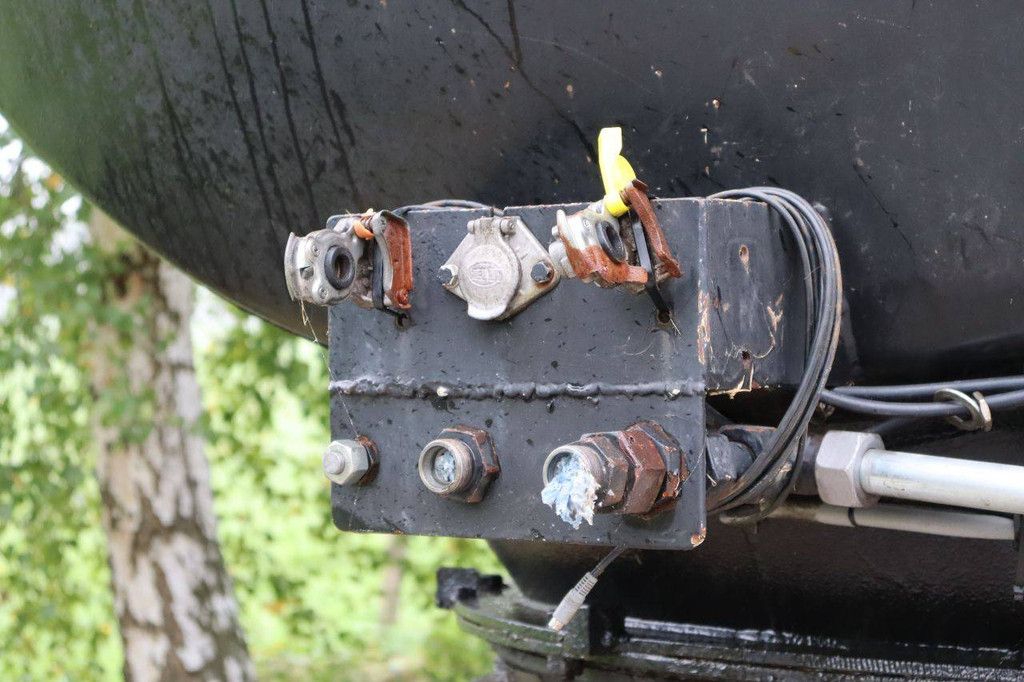 Tank semi-trailer Vlastuin FV 2006 47500kg