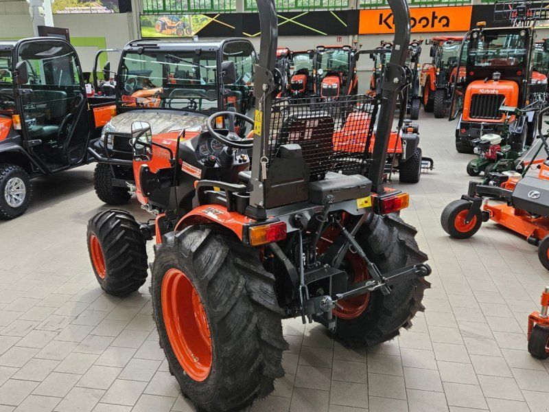Kubota B2-231 H ROPS