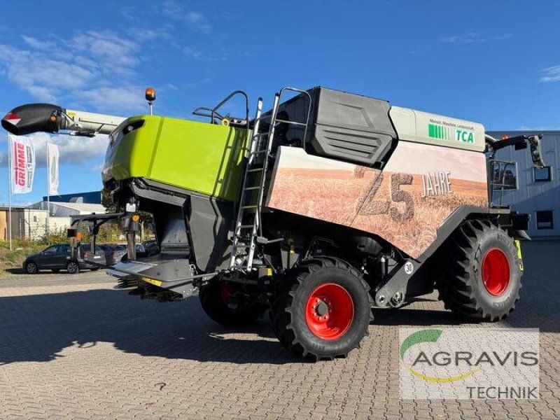 Claas TRION 750