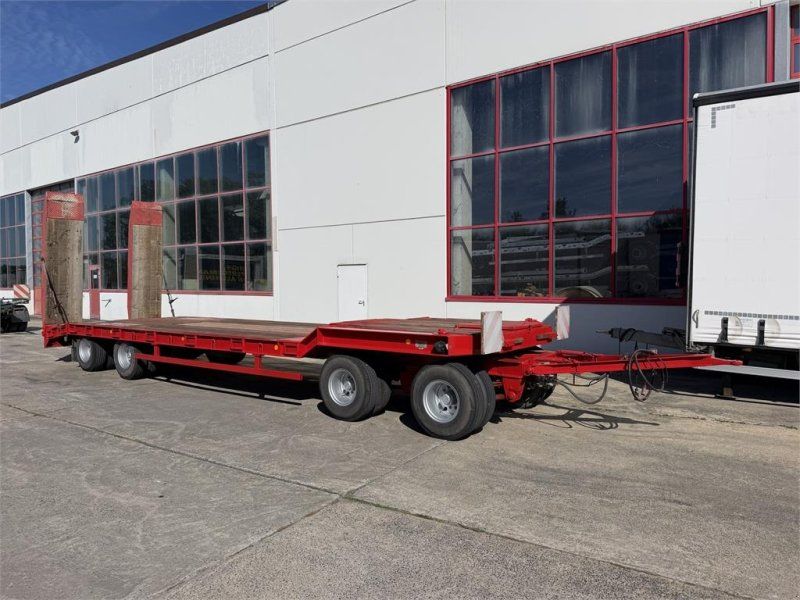 Goldhofer TU-4-2x2-3180 4 Achs Tieflader