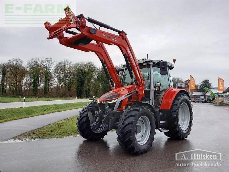 Massey Ferguson 5s.135 dyna-6 mit frontlader