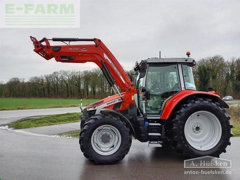 Massey Ferguson 5s.135 dyna-6 mit frontlader