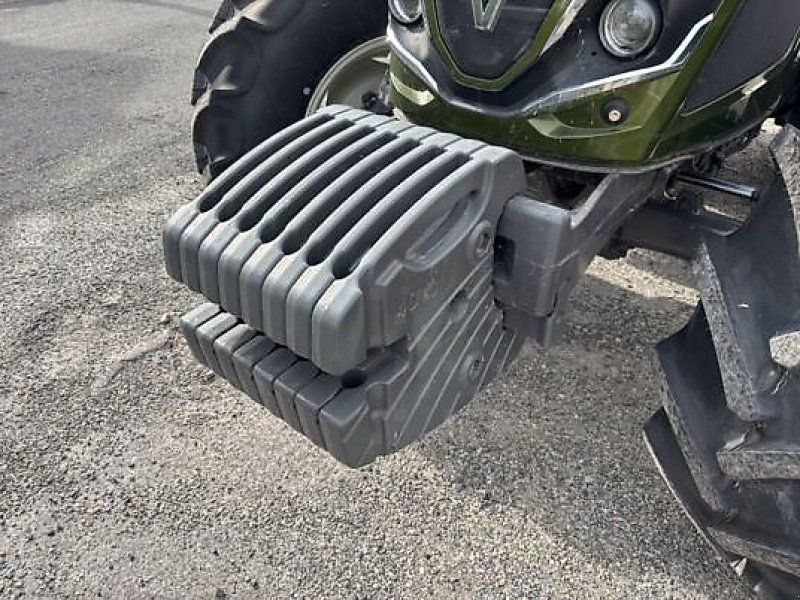 Valtra A105