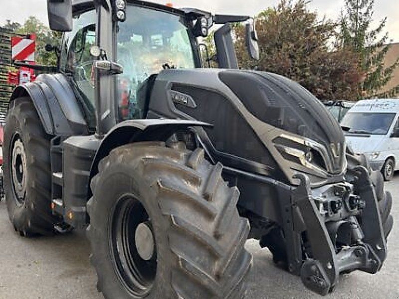 Valtra Q305