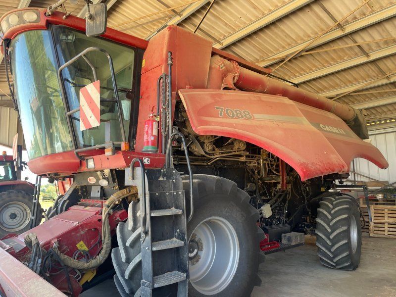 Case IH Moissonneuse batteuse AXIAL FLOW 7088