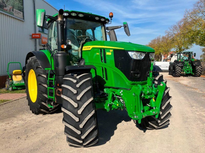 John Deere 6R 250