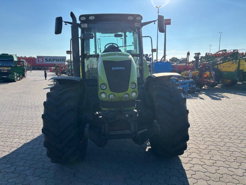 Claas Ares 697