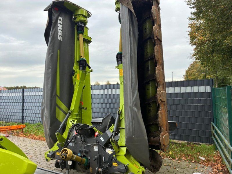Claas Disco 9300 Direct Swather