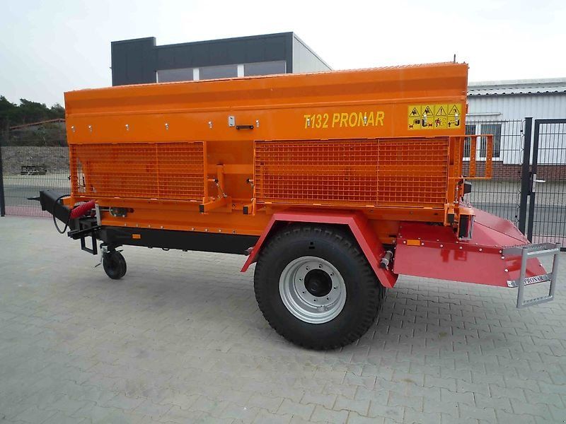Pronar S- Salzstreuer T 132