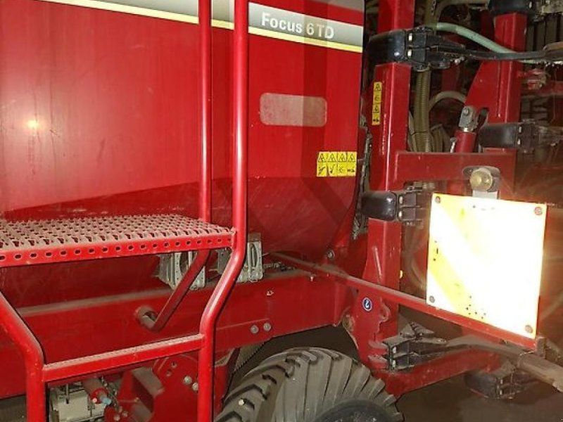 Horsch Focus 6 TD mit Maistro und Rapsschiene