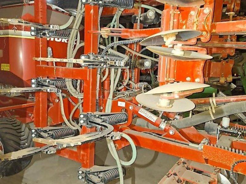 Horsch Focus 6 TD mit Maistro und Rapsschiene