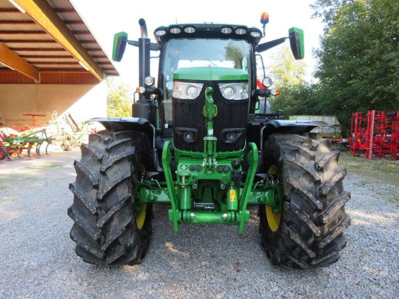 John Deere 6R 215