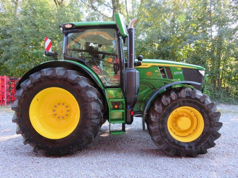 John Deere 6R 215