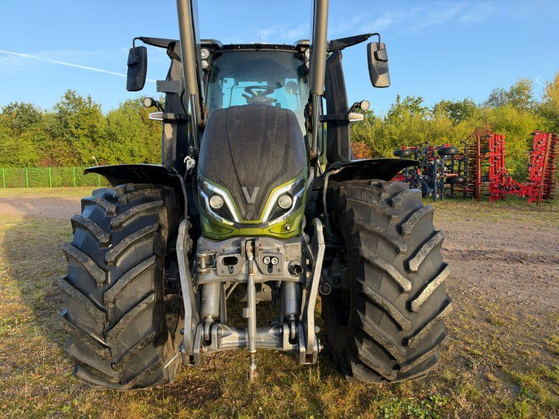 Valtra Q 245