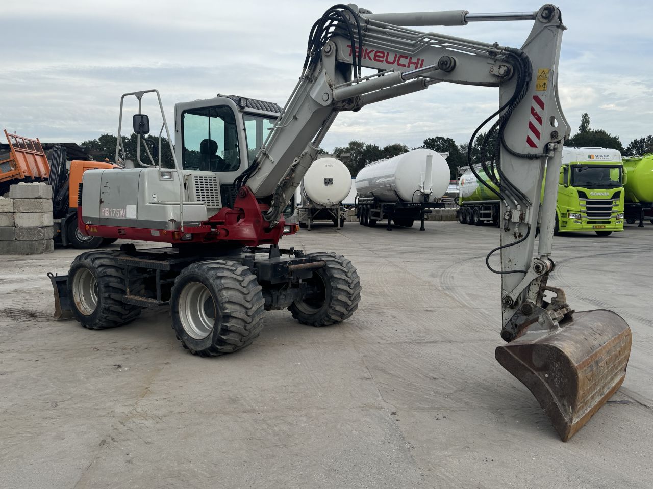 Takeuchi TB175W | Twee delige giek |