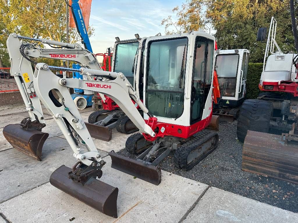 Takeuchi TB 216
