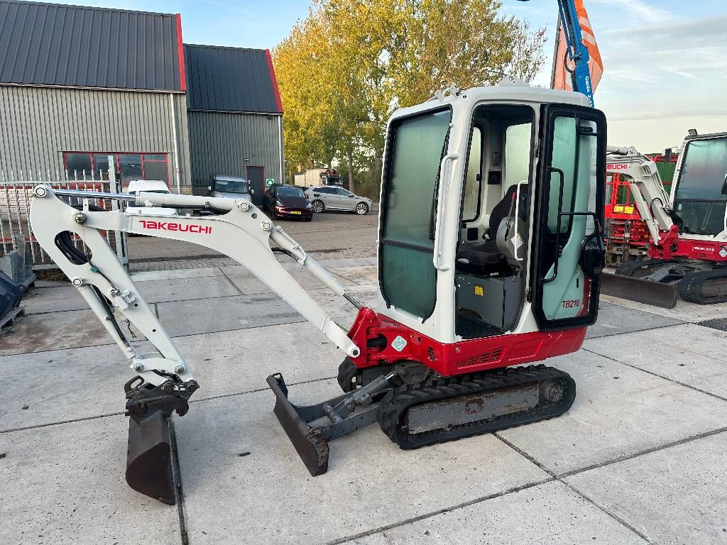 Takeuchi TB 216