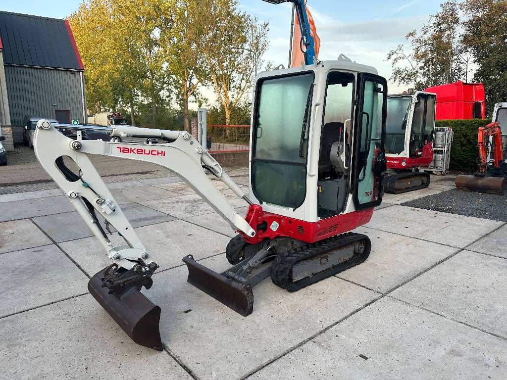 Takeuchi TB 216