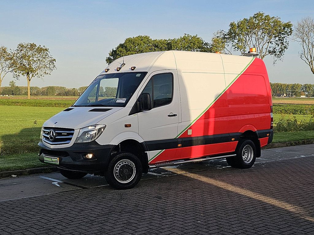 MERCEDES-BENZ SPRINTER 519 L2H2 V6 3.0 LTR ac automaat 4X4! sperdifferentieel standkachel camera EURO6 cruisecontrol xenon
