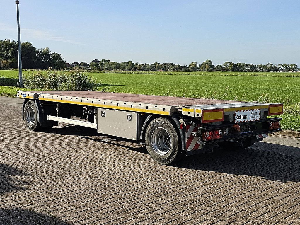 MEUSBURGER BIBERACH APT-18DL twistlocks back ext.