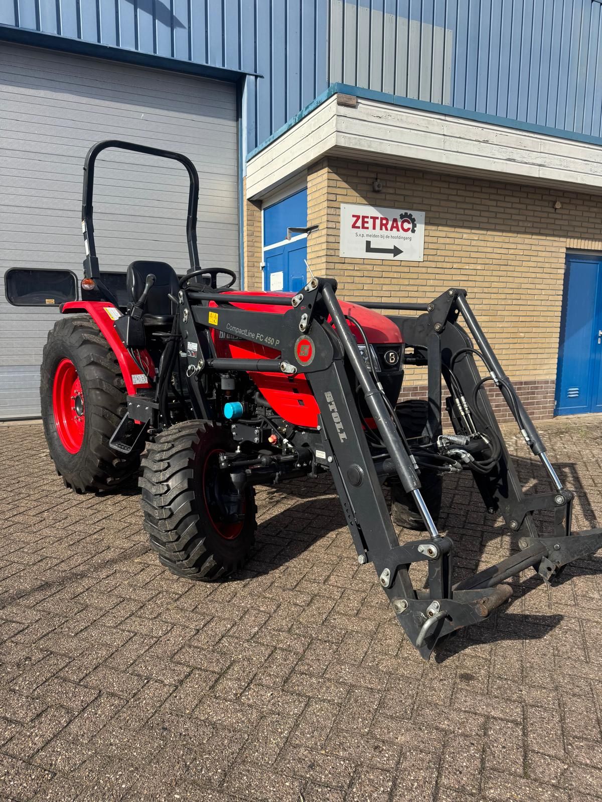 Branson 5025 Hydrostaat met Stoll voorlader