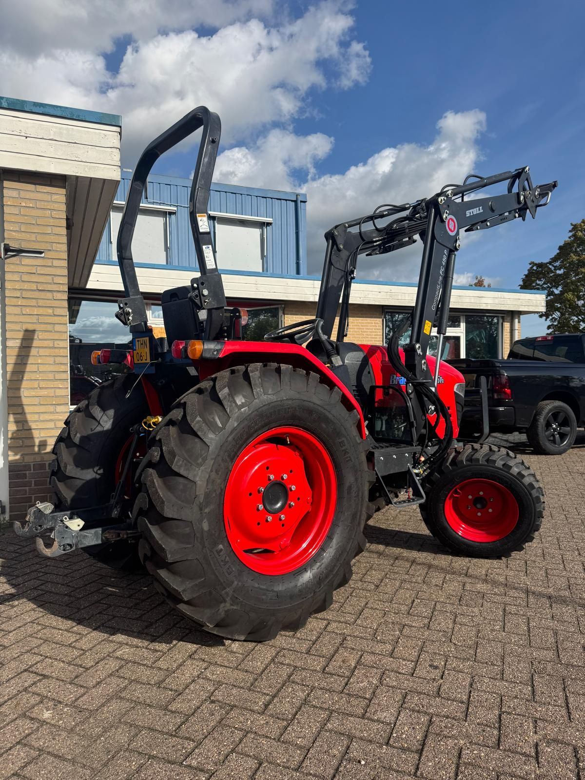 Branson 5025 Hydrostaat met Stoll voorlader