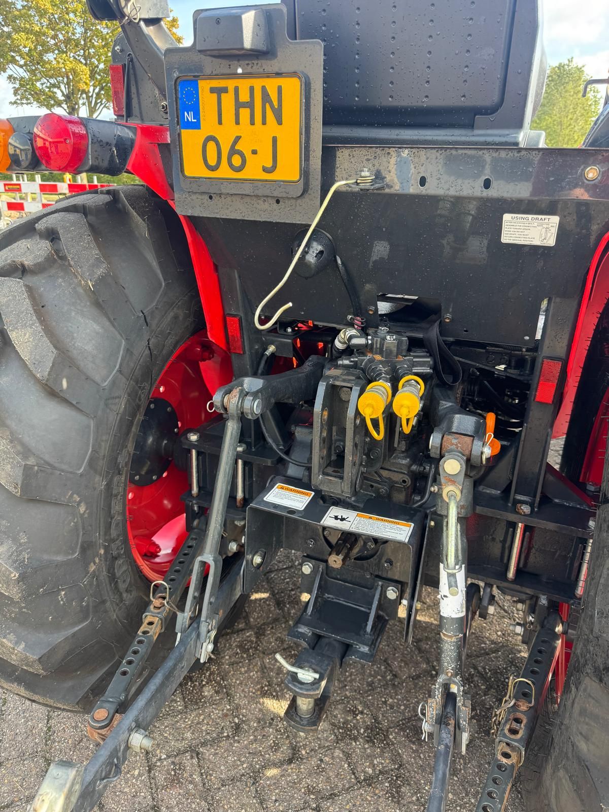 Branson 5025 Hydrostaat met Stoll voorlader