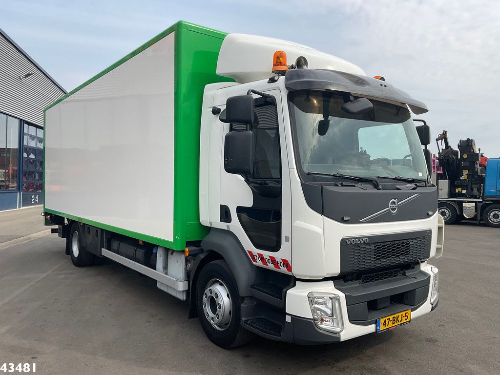 Volvo FL 250 Euro 6 met Dhollandia laadklep