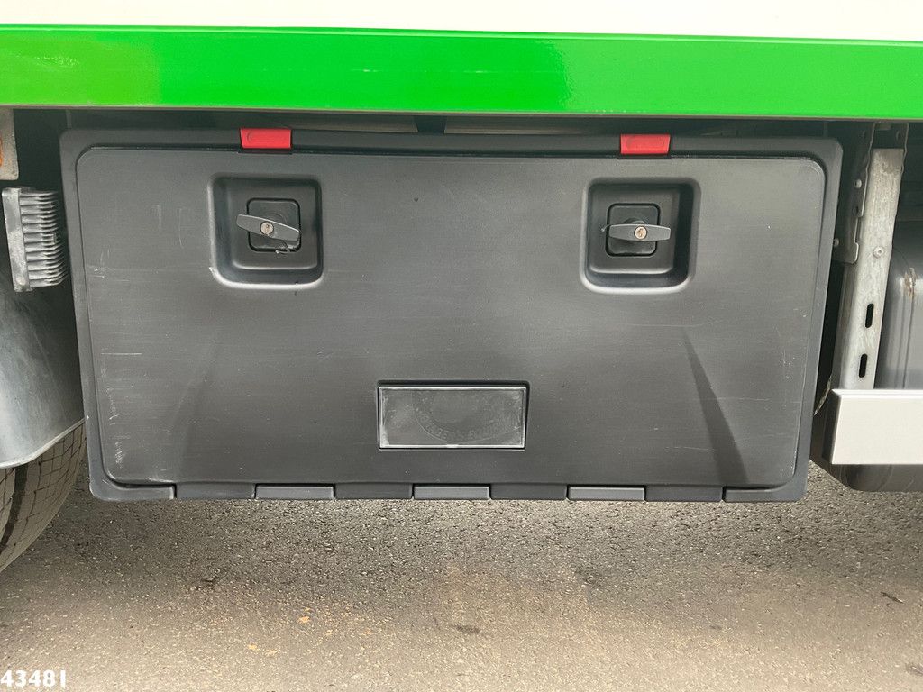Volvo FL 250 Euro 6 met Dhollandia laadklep