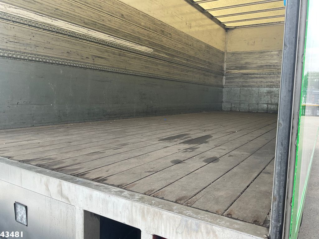 Volvo FL 250 Euro 6 met Dhollandia laadklep