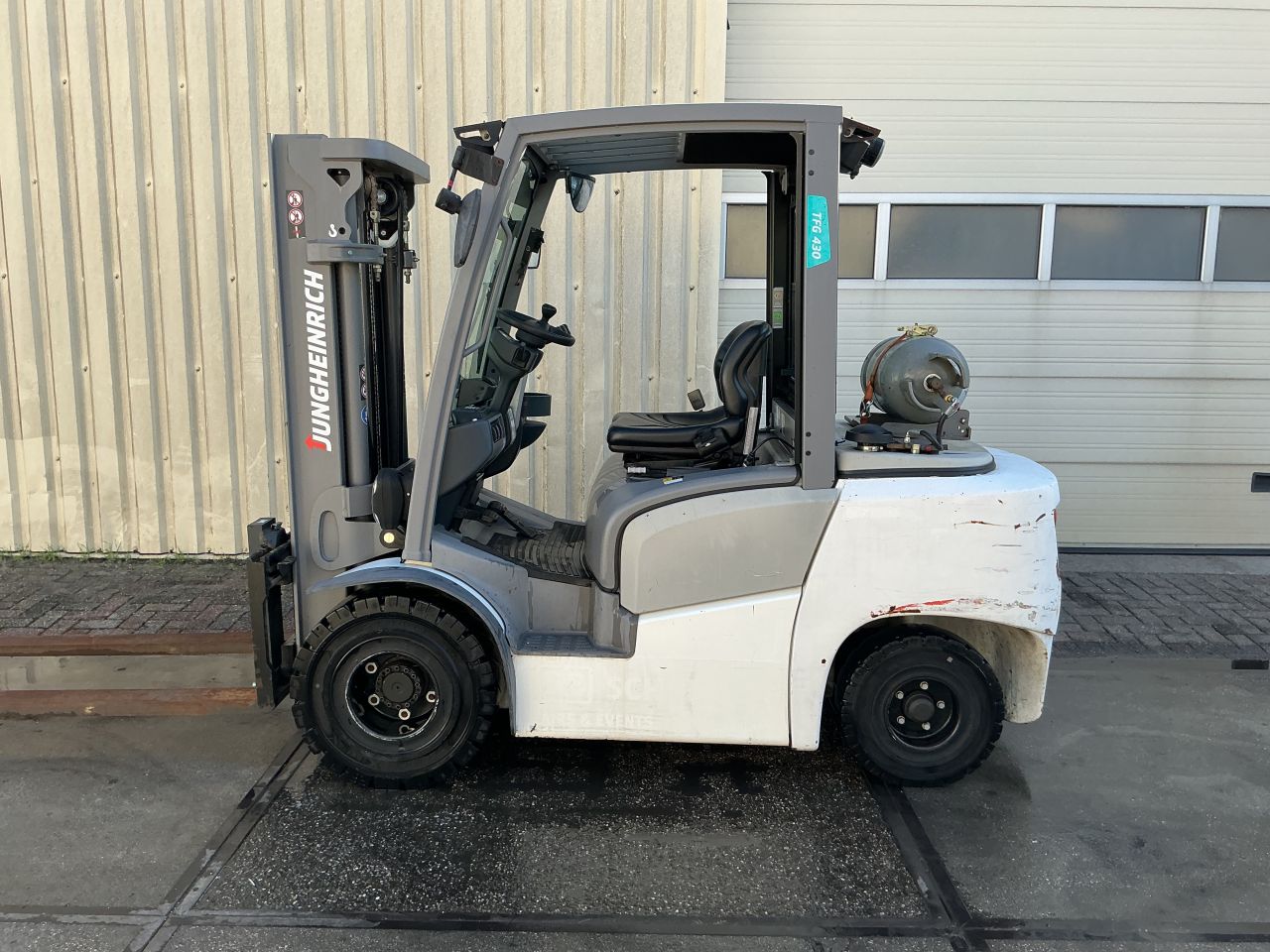 Te Koop Jungheinrich TFG 430 LPG. 2017 lage Urenstand 1975