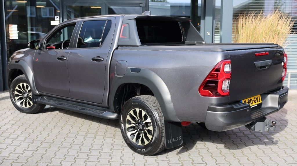 Toyota Hilux 2.8 D-4D DUBBEL CABIN GR SPORT A/T 2 ZITS 4WD VAN