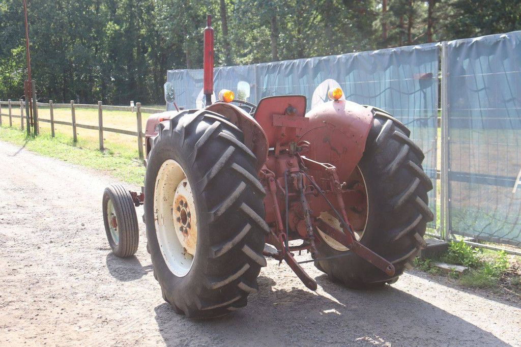 International Harvester 465 Diesel-Kleintraktor