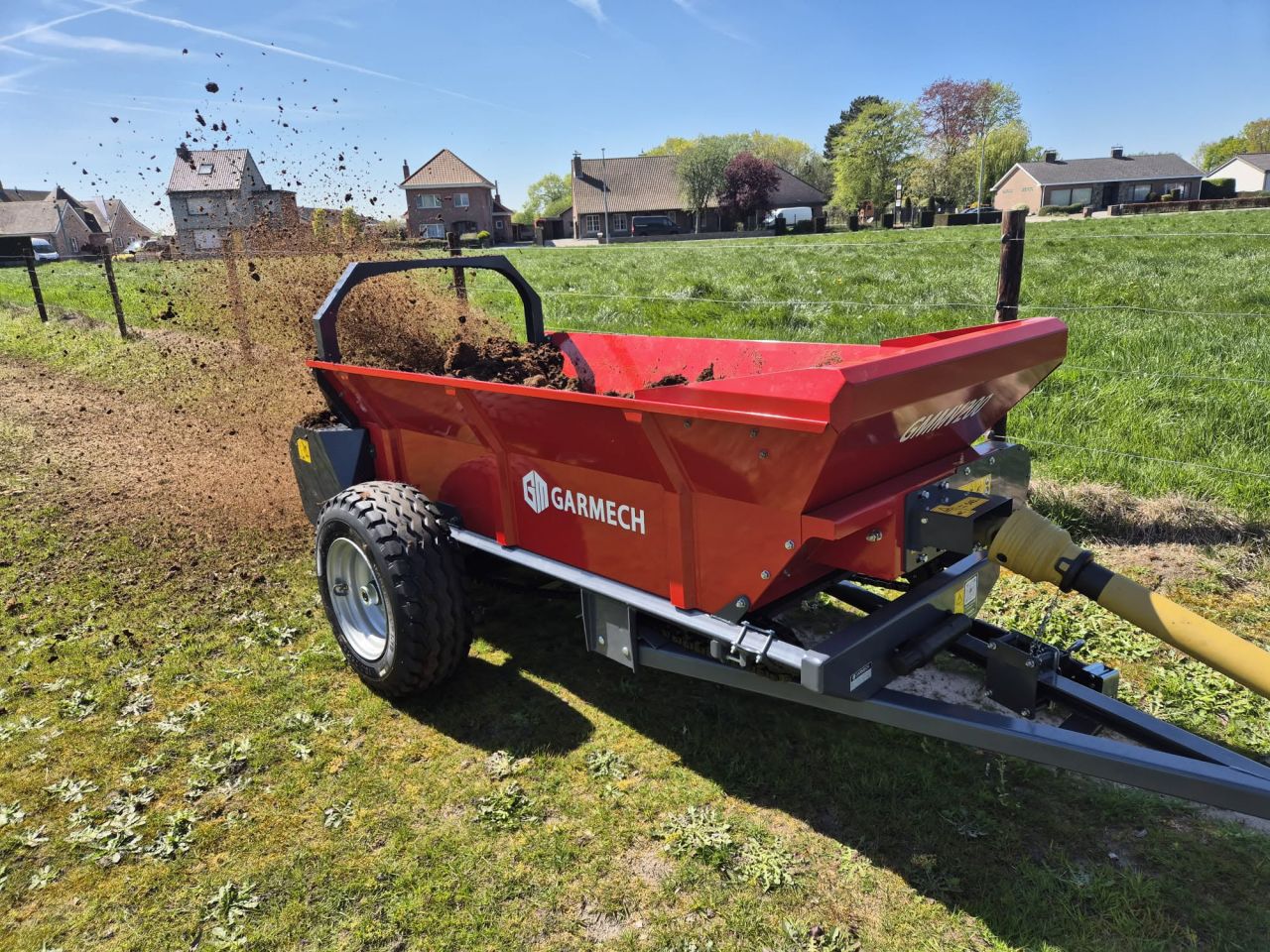 NIEUWE GARMECH mestverspreider (1.100 liter inhoud, PTO)