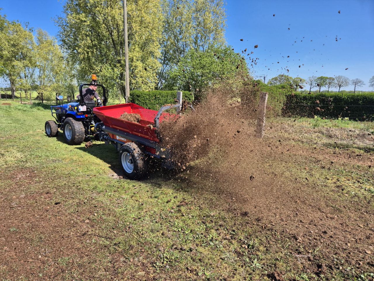 NIEUWE GARMECH mestverspreider (1.100 liter inhoud, PTO)