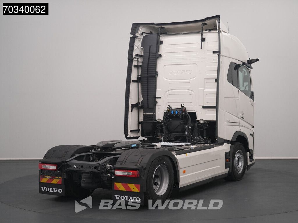 Volvo FH FH16 700 4X2 NEW! Retarder 2xTanks I-ParkCool