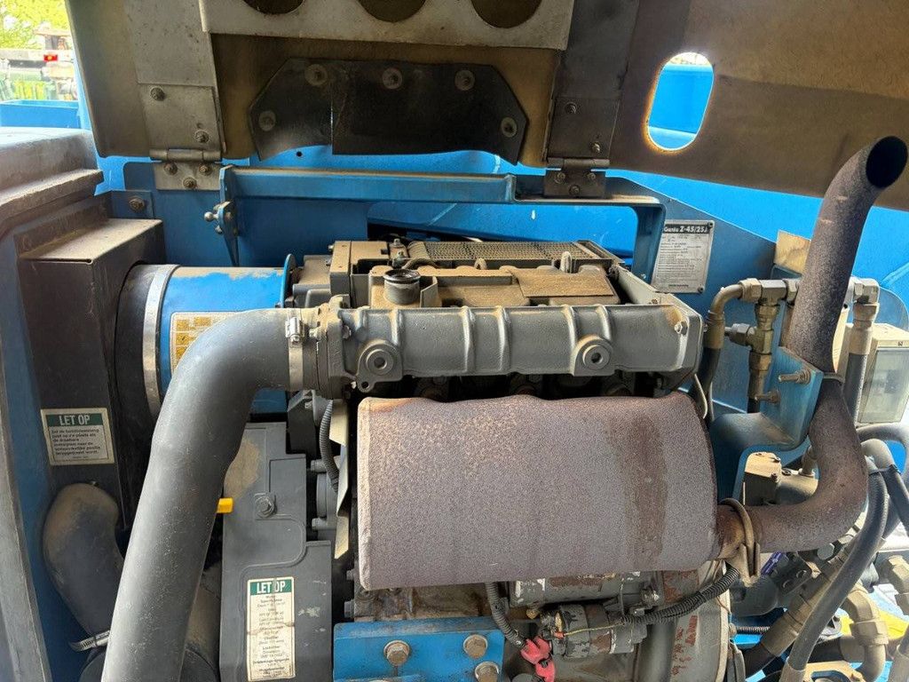 Articulating boom lift Genie Z-45/25J Diesel 15.8m 1999