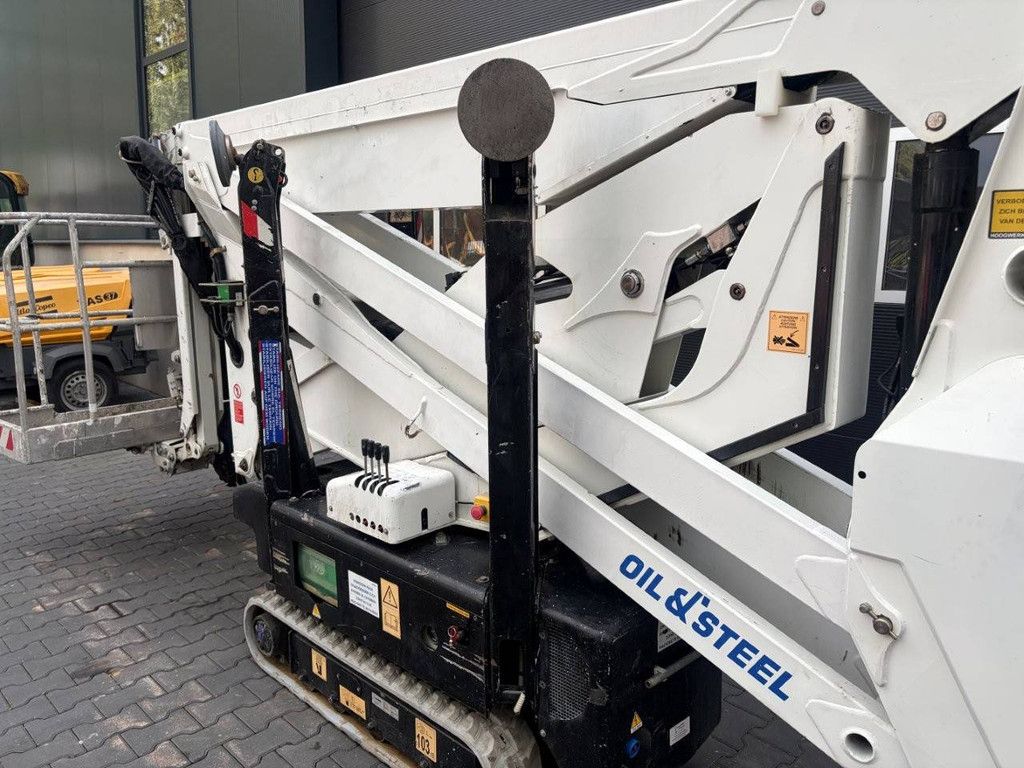 Articulated Boom Lift Oil&Steel Octopussy 1715 Twin Electric+Petrol 17m 2006