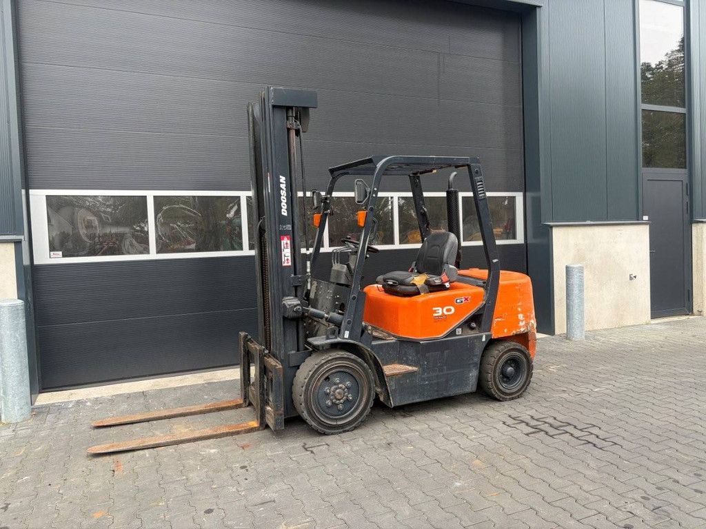Doosan B30G Diesel Forklift 3000kg 5.9m 2016