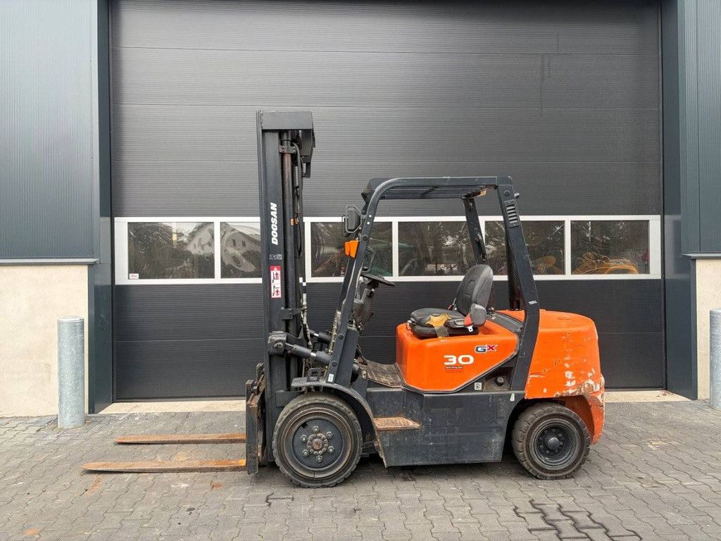 Doosan B30G Diesel Forklift 3000kg 5.9m 2016