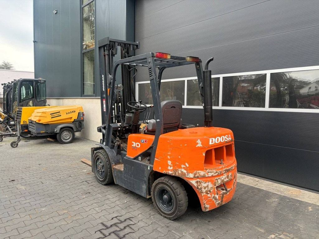 Doosan B30G Diesel Forklift 3000kg 5.9m 2016