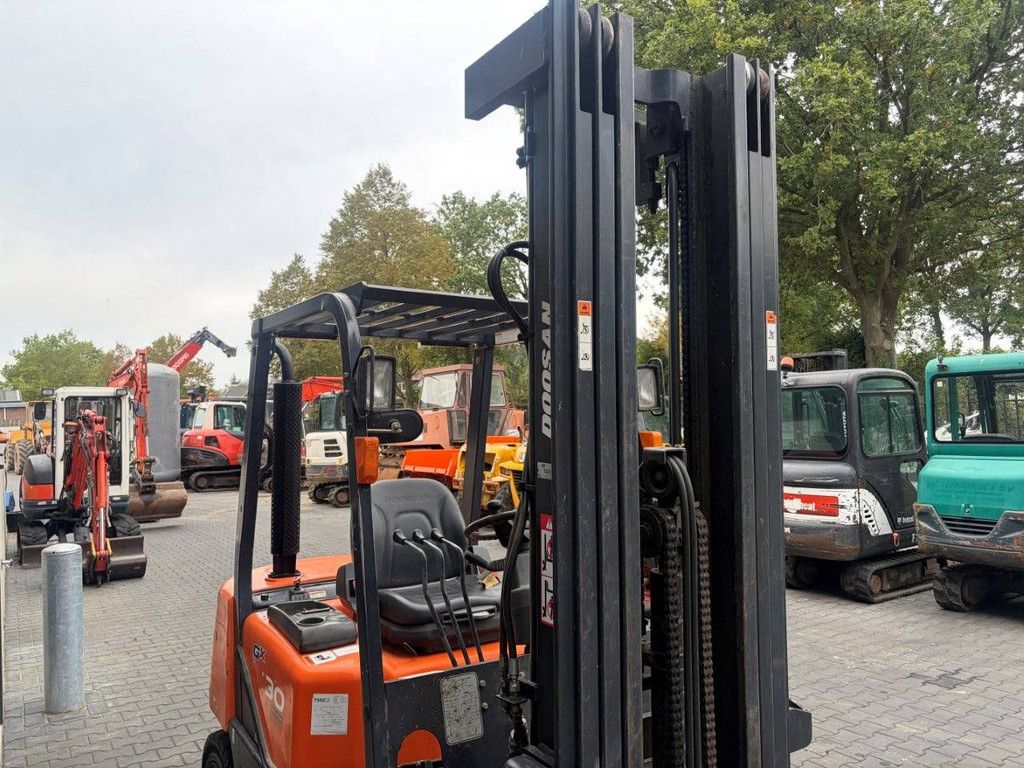 Doosan B30G Diesel Forklift 3000kg 5.9m 2016