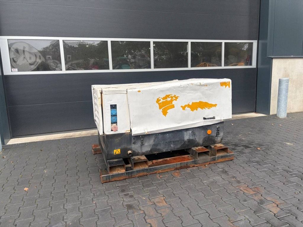 Kompressor Atlas Copco/Gianesi Edilio 02364/1 Diesel 33,2 kW 16,7 l 2001