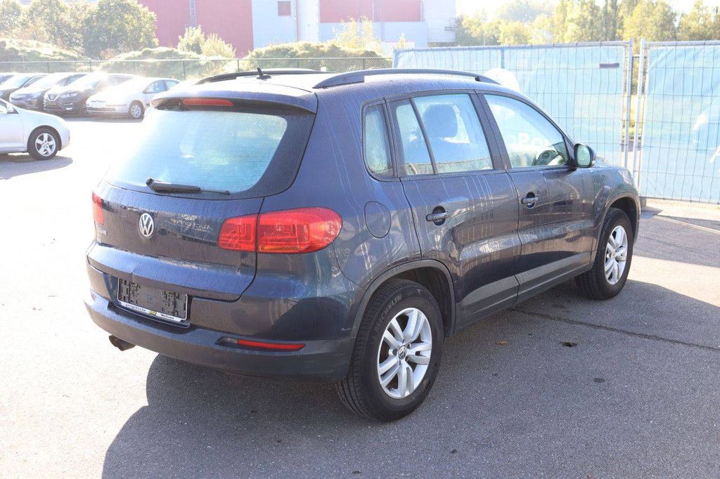 SUV Volkswagen Tiguan Petrol 122hp 2012 (Margin)