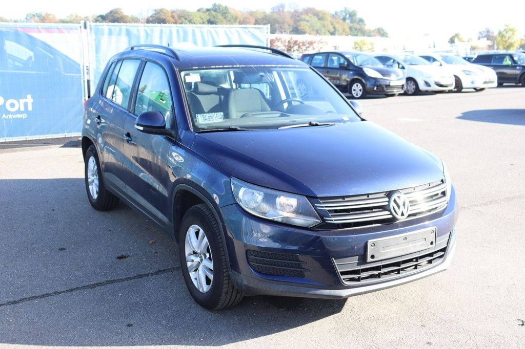 SUV Volkswagen Tiguan Petrol 122hp 2012 (Margin)
