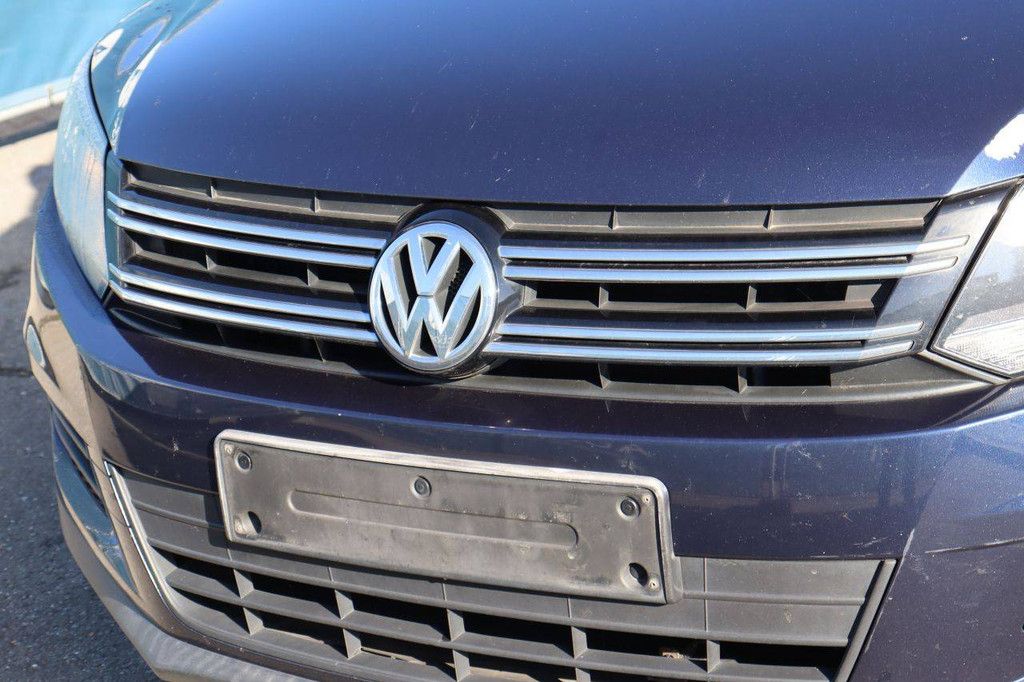 SUV Volkswagen Tiguan Petrol 122hp 2012 (Margin)